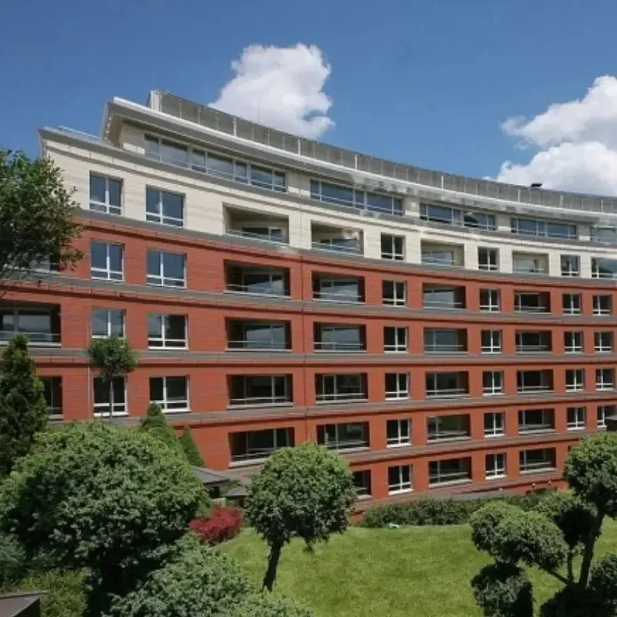 Ravintolan äänieristys "San Stefano Plazassa"