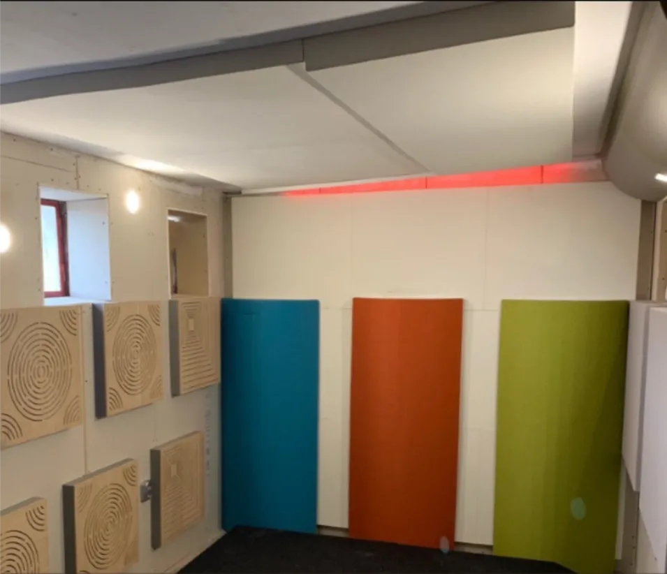 Räätälöity akustinen ja tärinänvaimennus rumpustudioon