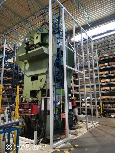 Lävistyspuristimen äänieristyskotelo Miba, Slovakkia