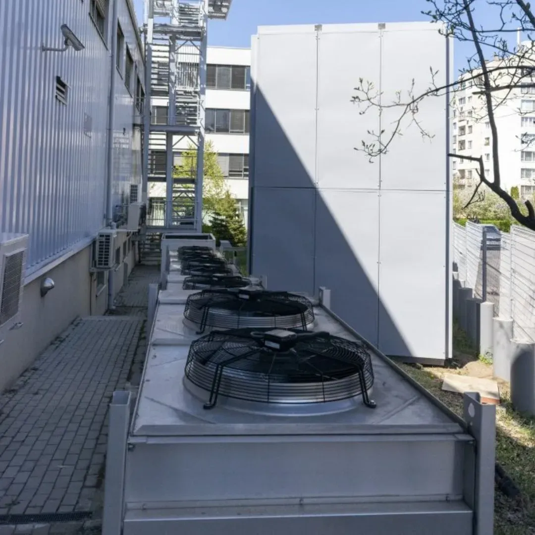 Generaattorin äänieristys Telenorissa