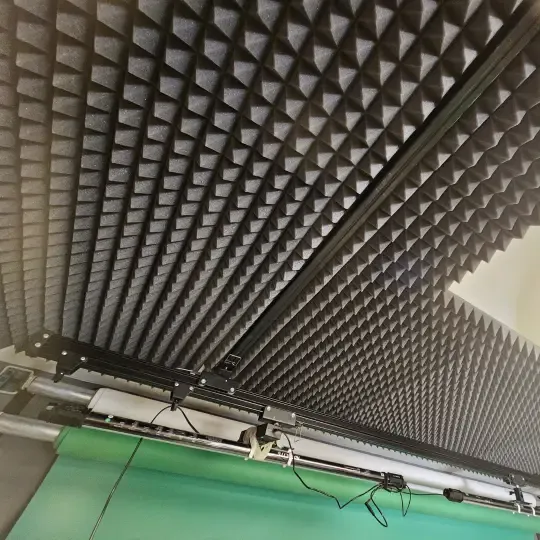 Kotistudion akustinen käsittely Sofiassa