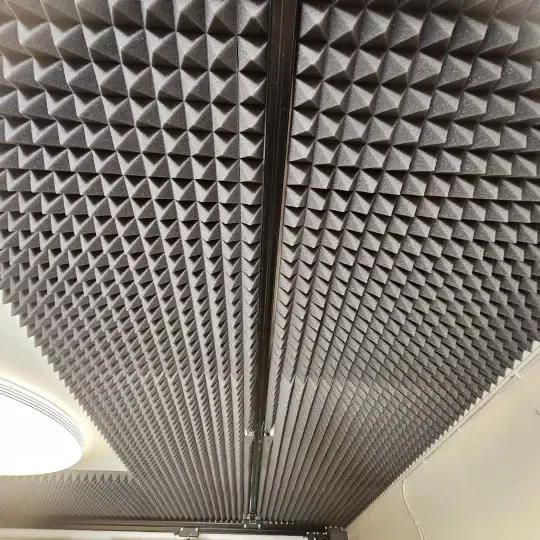 Kotistudion akustinen käsittely Sofiassa