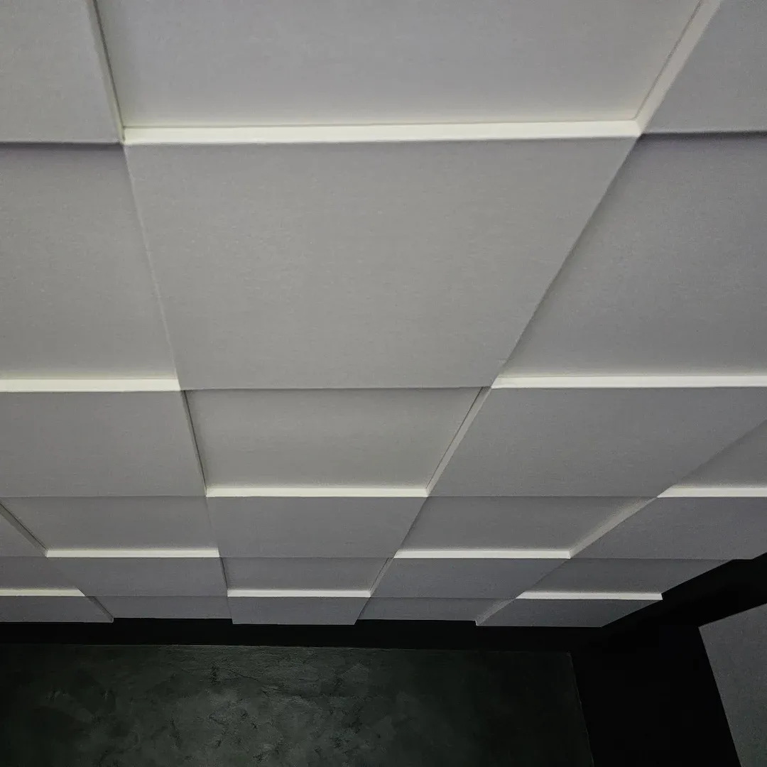 Kotipodcast ja musiikkistudio Echo Wall -akustiikkapaneeleilla