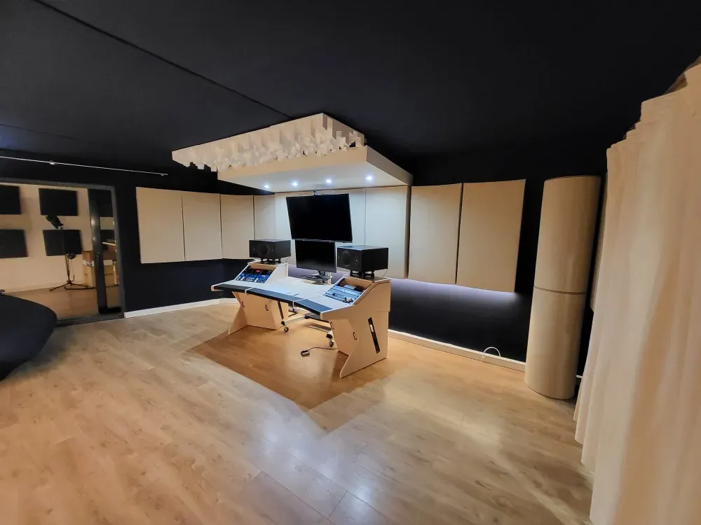Äänitysstudion akustinen käsittely Pariisissa