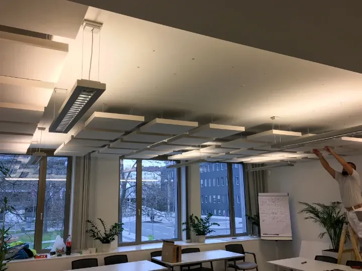Kaiun vähentäminen OncoOnen kokoushuoneessa ja toimistotilassa