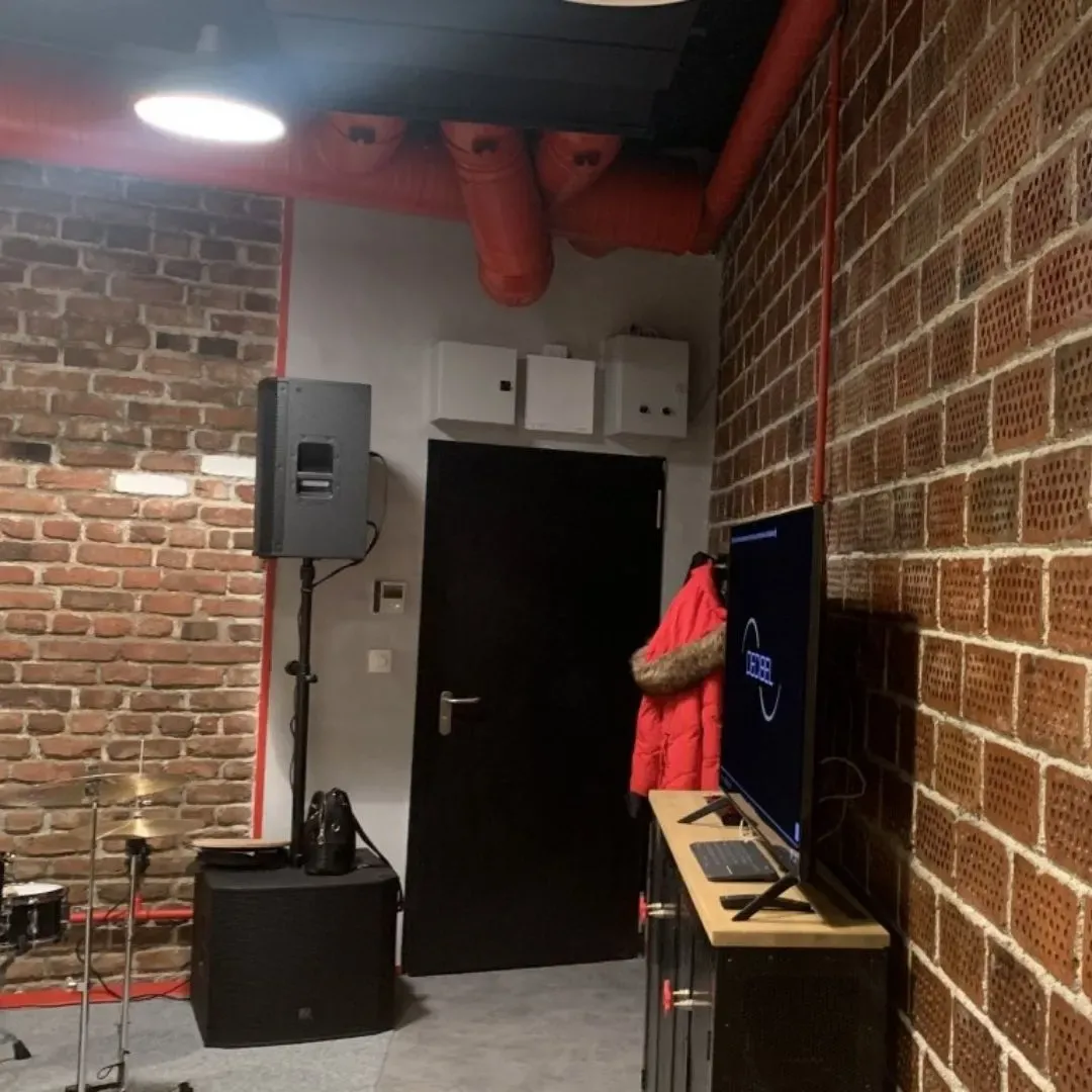 Yksityinen tuplarumpustudio