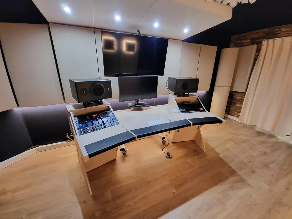 Äänitysstudion akustinen käsittely Pariisissa