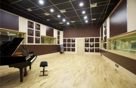 TV-studion akustiikan optimointi Doly Medialla